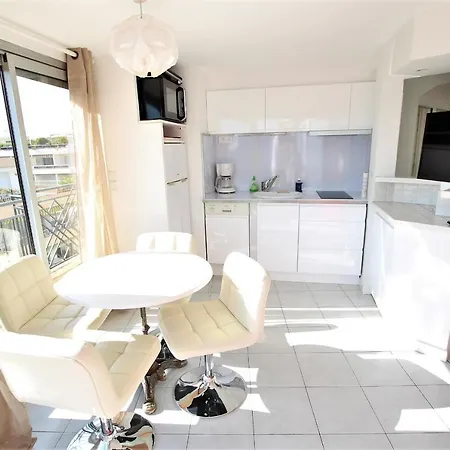 Last Floor With Terrace And Clear View On The Sea Appartement *