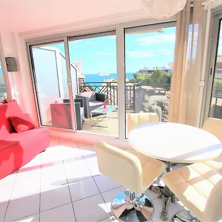 Last Floor With Terrace And Clear View On The Sea Cannes