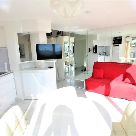 Appartement Last Floor With Terrace And Clear View On The Sea *