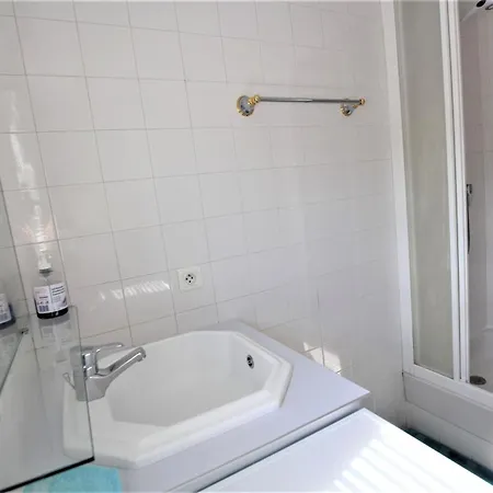 Last Floor With Terrace And Clear View On The Sea