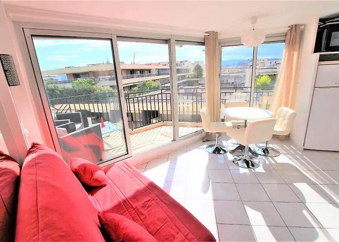 Last Floor With Terrace And Clear View On The Sea Apartamento Cannes