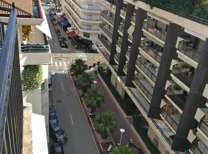 Last Floor With Terrace And Clear View On The Sea * Cannes